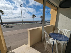 Appartement T2 Front de Mer avec Balcon et Parking – Confort et Activités à Proximité - FR-1-797-37